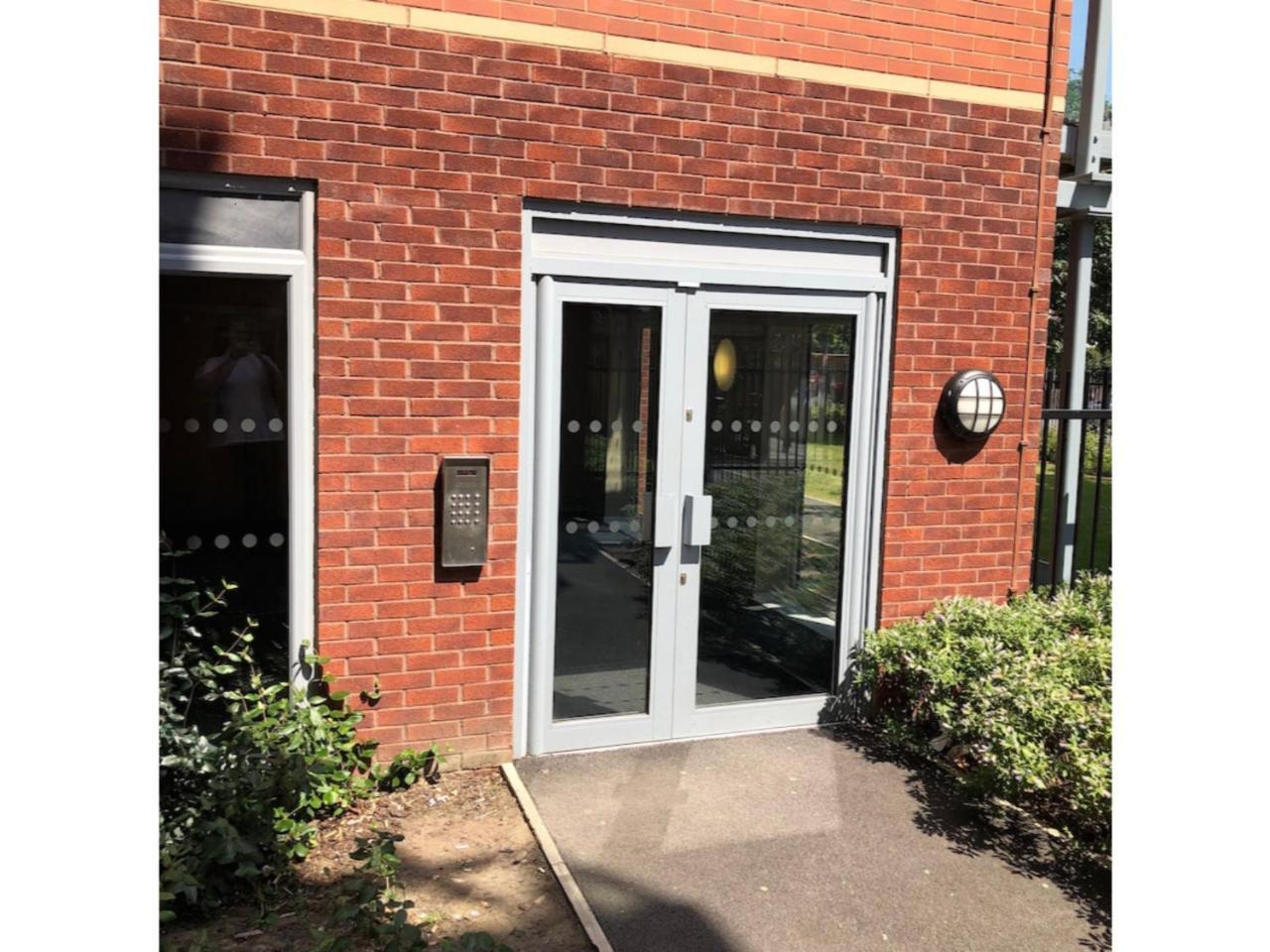 Large, Spacious And Modern Apt For 4 In Manchester Luaran gambar