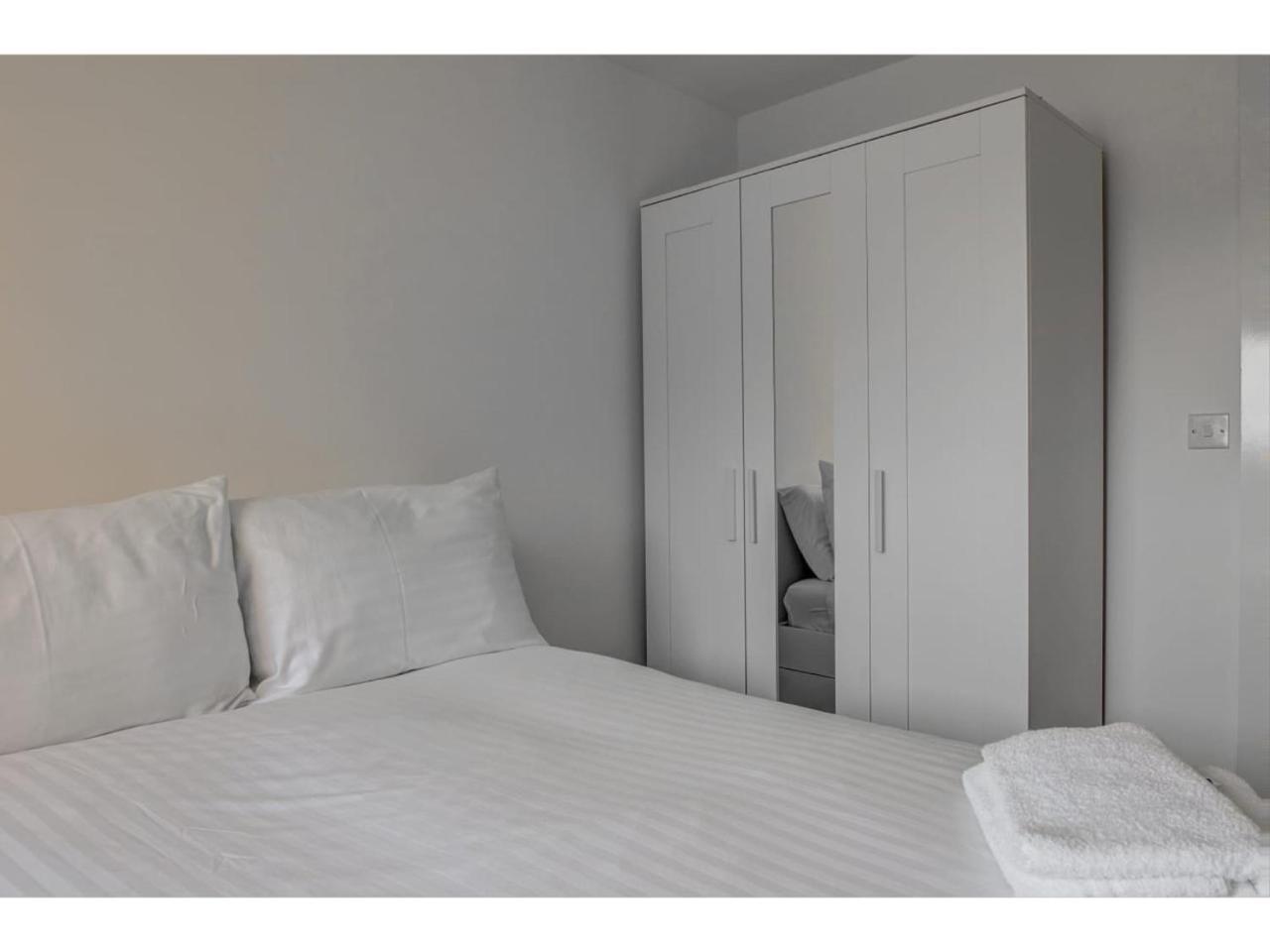 Large, Spacious And Modern Apt For 4 In Manchester Luaran gambar